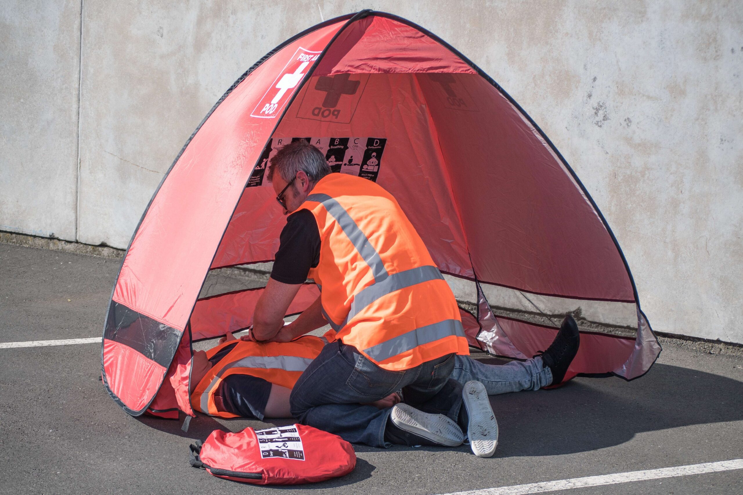 nukentejusiojo-uzdanga-first-aid-pod.jpg Nukentėjusiojo uždanga First Aid Pod - Image 1