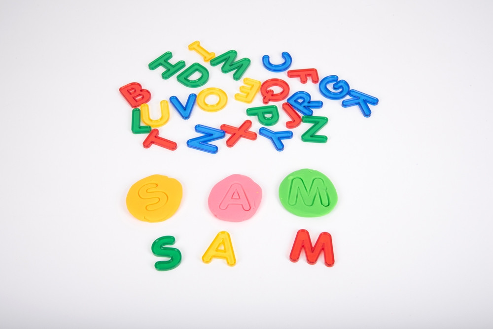 75114-transparent-letters-set-5-cm-use-methods