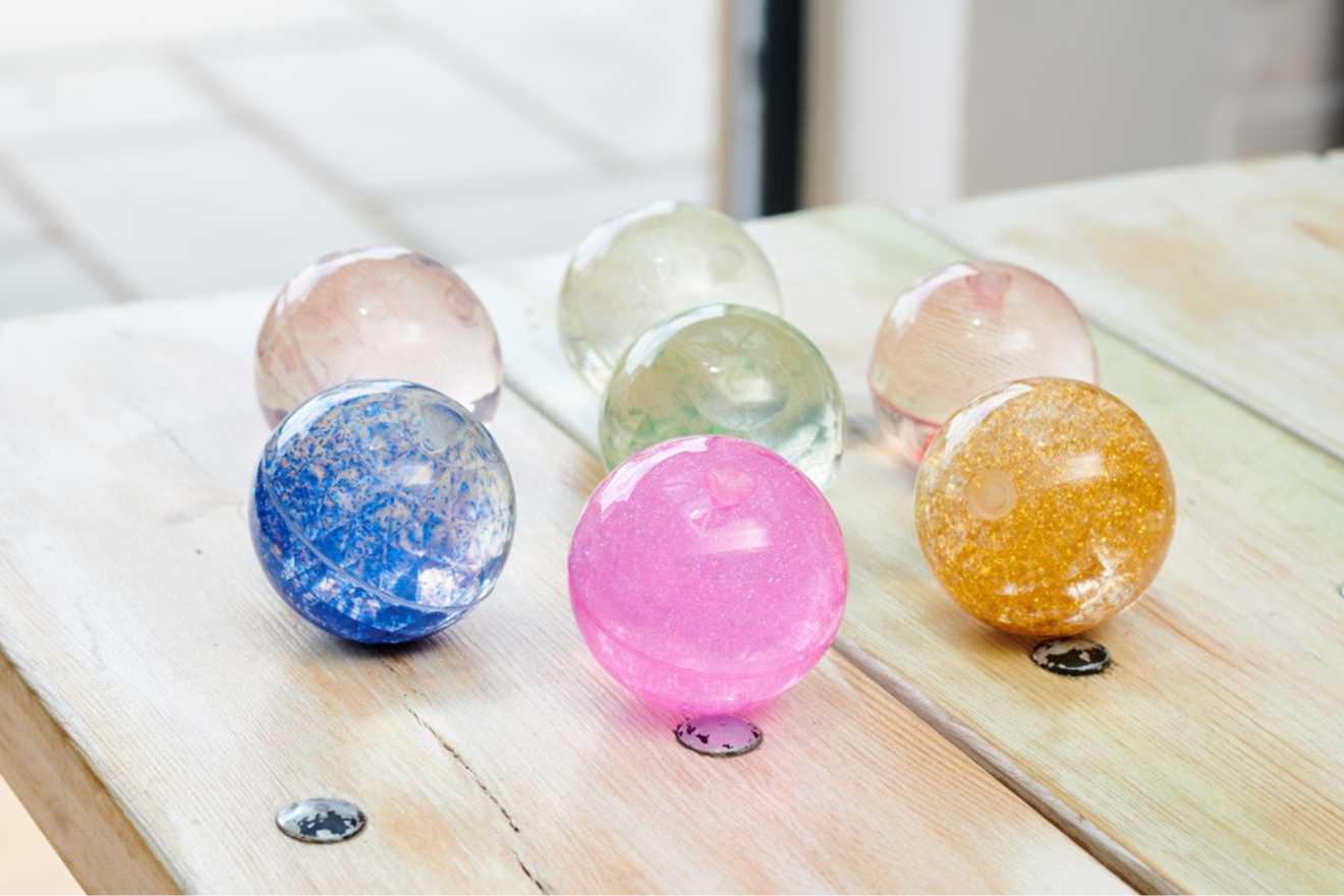 92098-rainbow-glitter-balls-7-pk