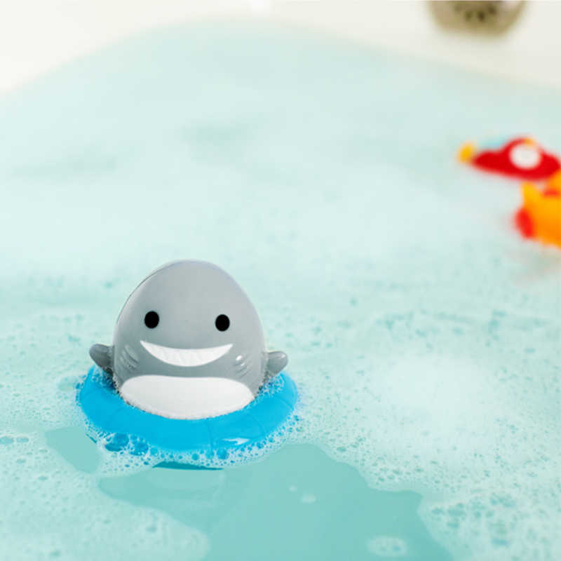 Munchkin-Sea-Spinner-Wind-Up-Shark-Bath-Toy-MKN-TOY42-3