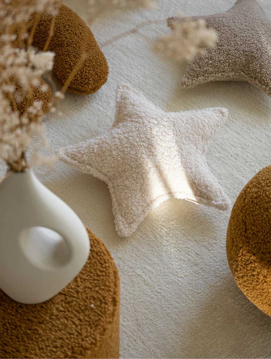 cream-white-star-cushion-wigiwama-kids
