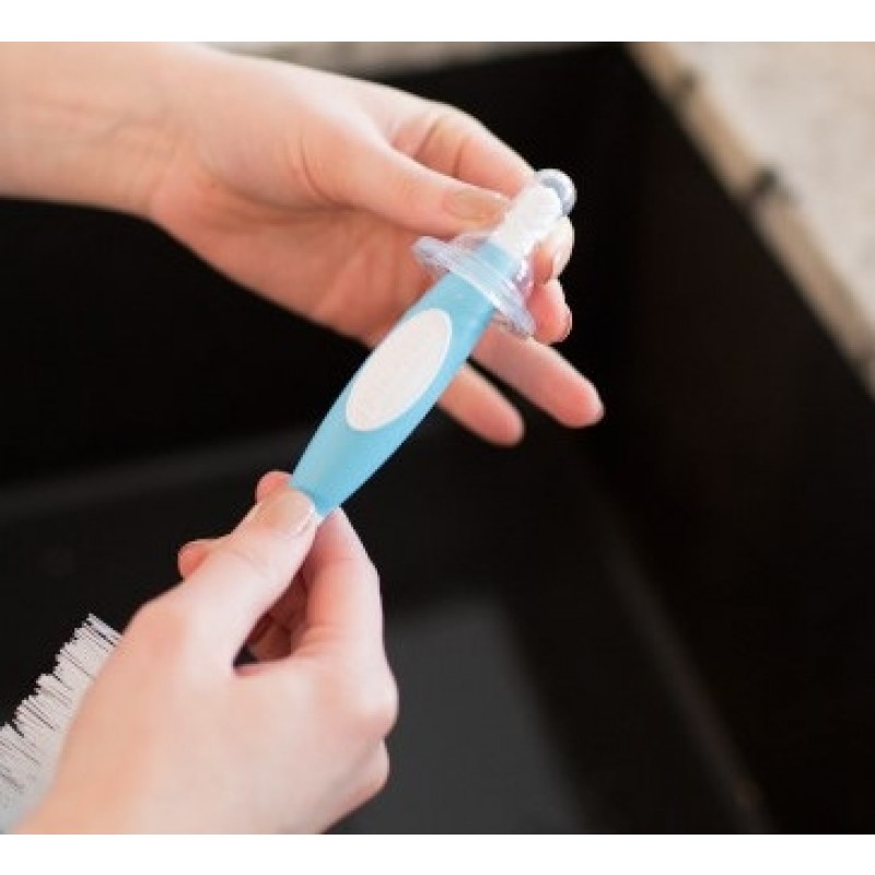 lifestyle-bottle-brush-o16a5636-2-2