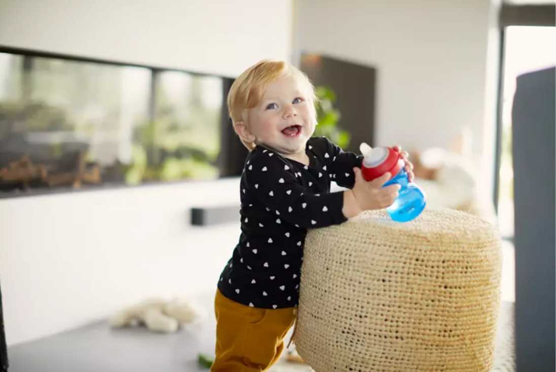 neissiliejantis-puodelis-su-snapeliu-philips-avent-scf80201-300ml-9m-1
