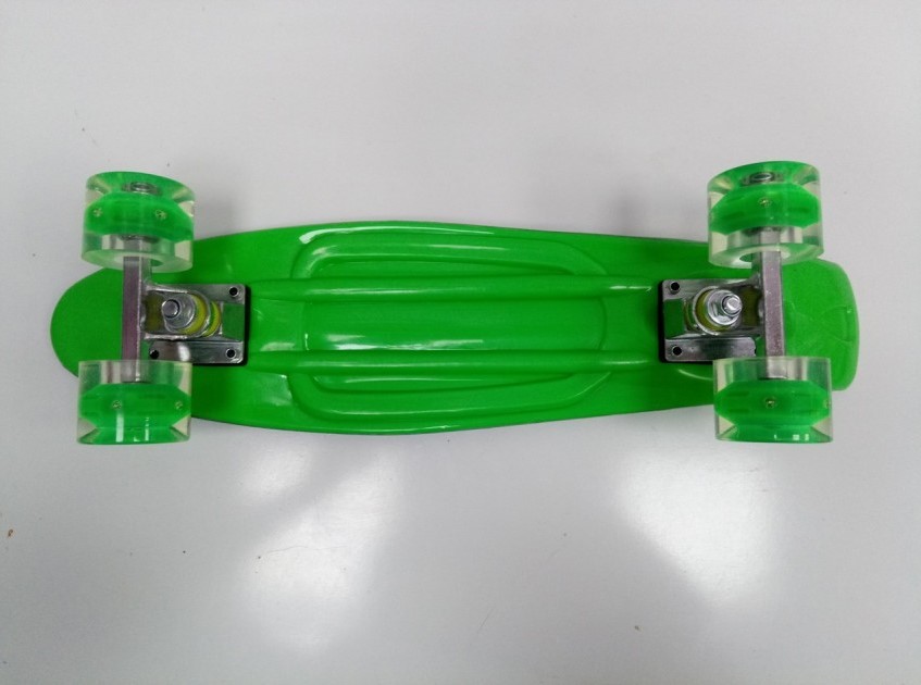 ryski-riedlente-su-sviecianciais-ratukais-penny-board6