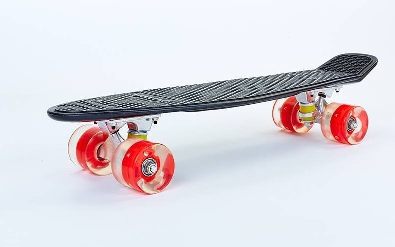 ryski-riedlente-su-sviecianciais-ratukais-penny-board7